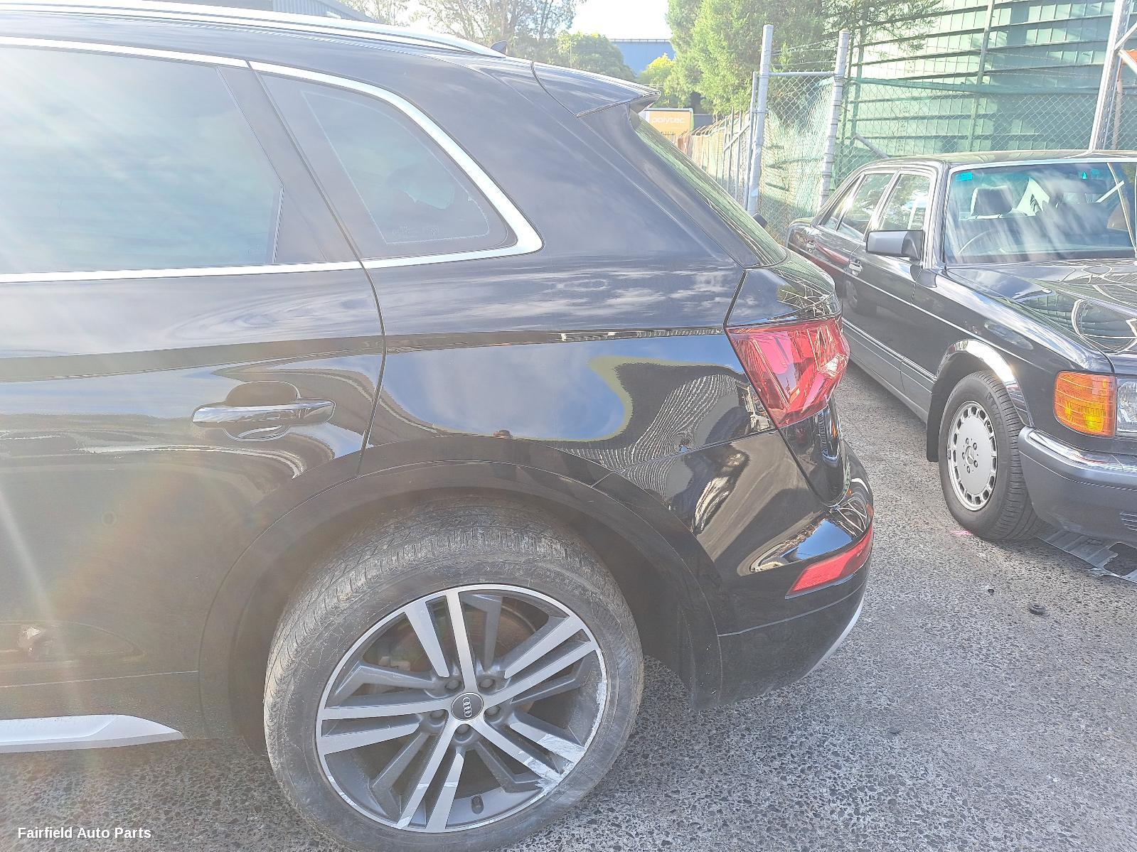 2017-2020 Audi Q5 Right Rear Door Sliding