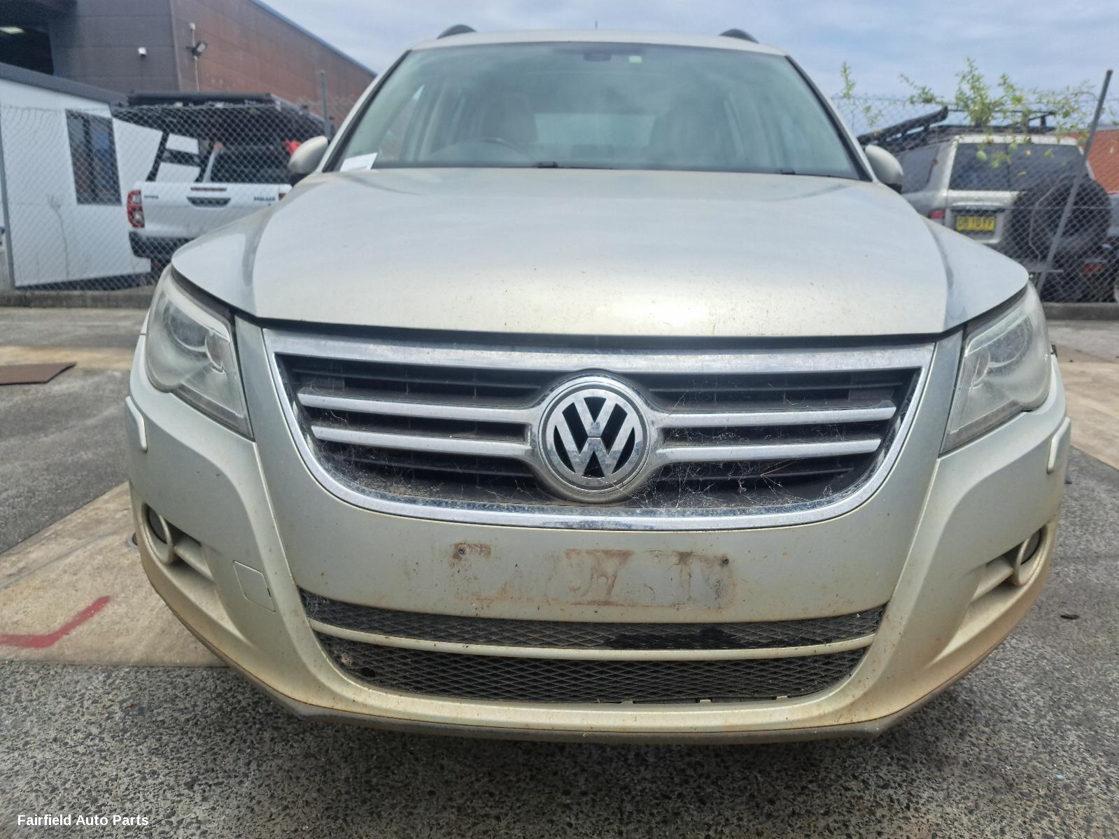 2009 Volkswagen Tiguan Left Front Lower Control Arm