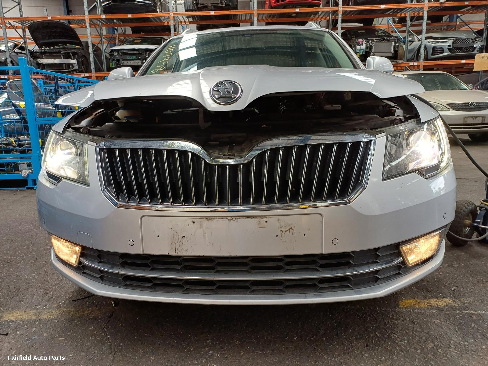 2014 Skoda Superb Fuel Door Filler