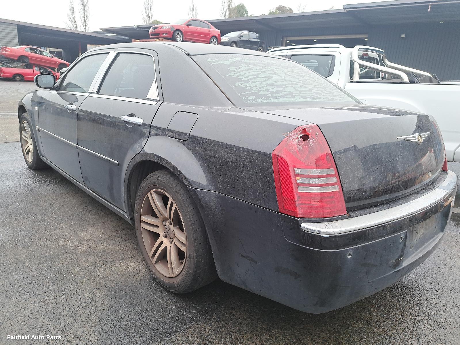 2007 Chrysler 300c Right Guard