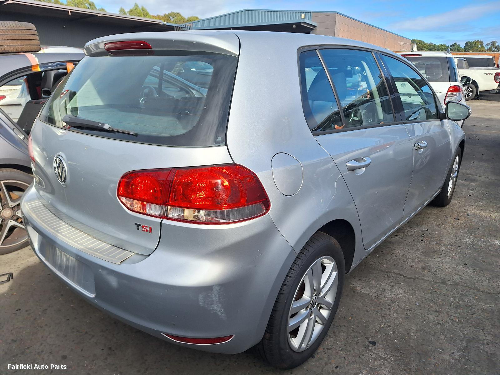 2010 Volkswagen Golf Left Taillight