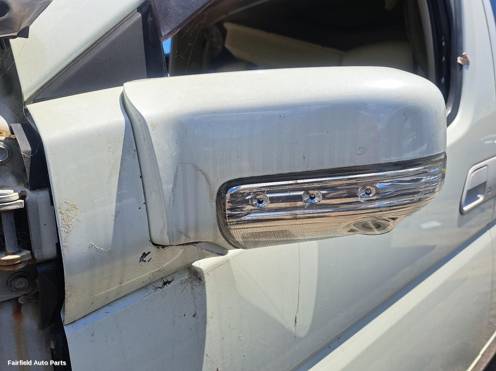 2004-2010 Nissan Elgrand Right Rear Door Sliding