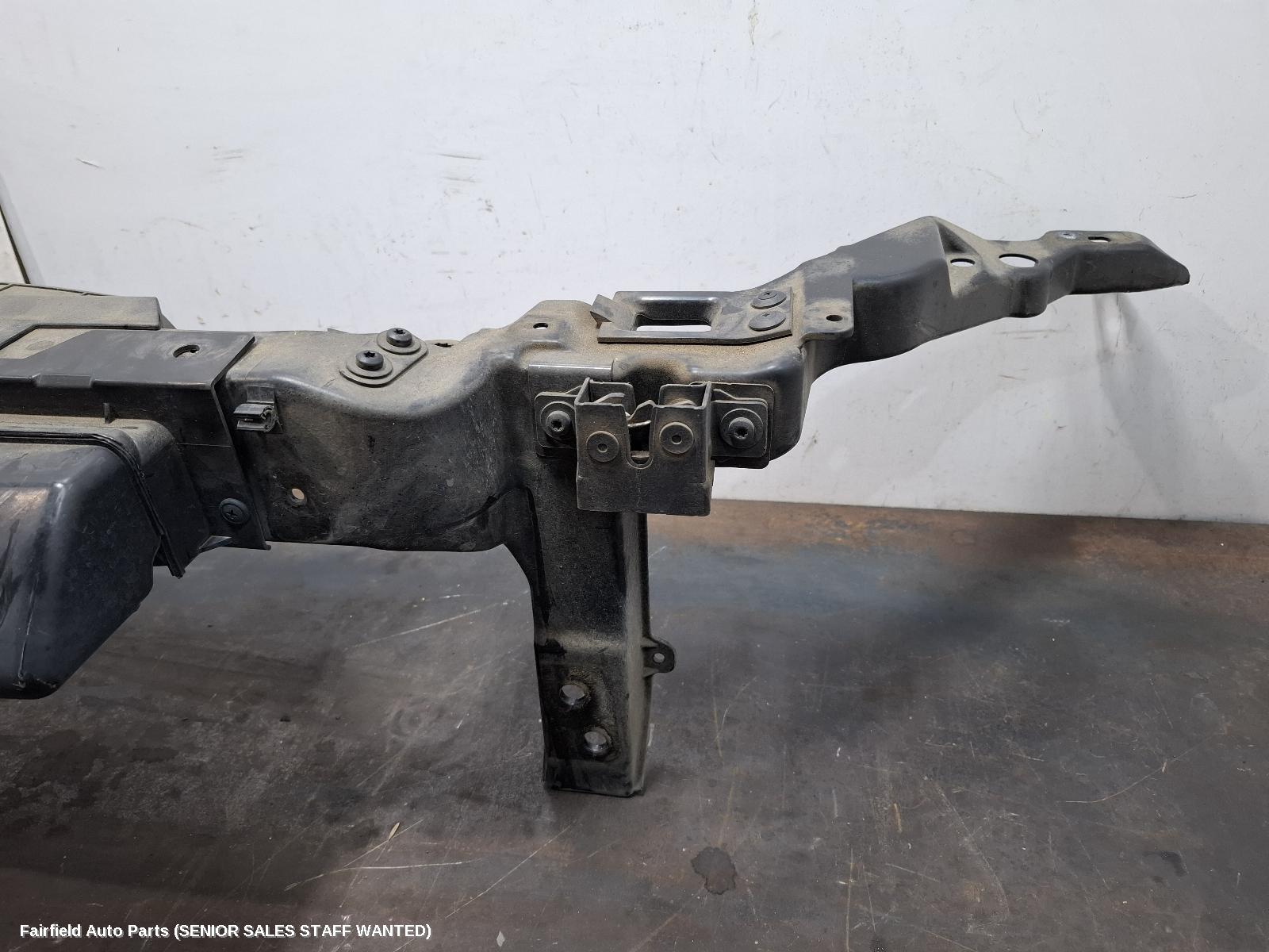 2019 Land Rover Rangerover Velar Radiator Support