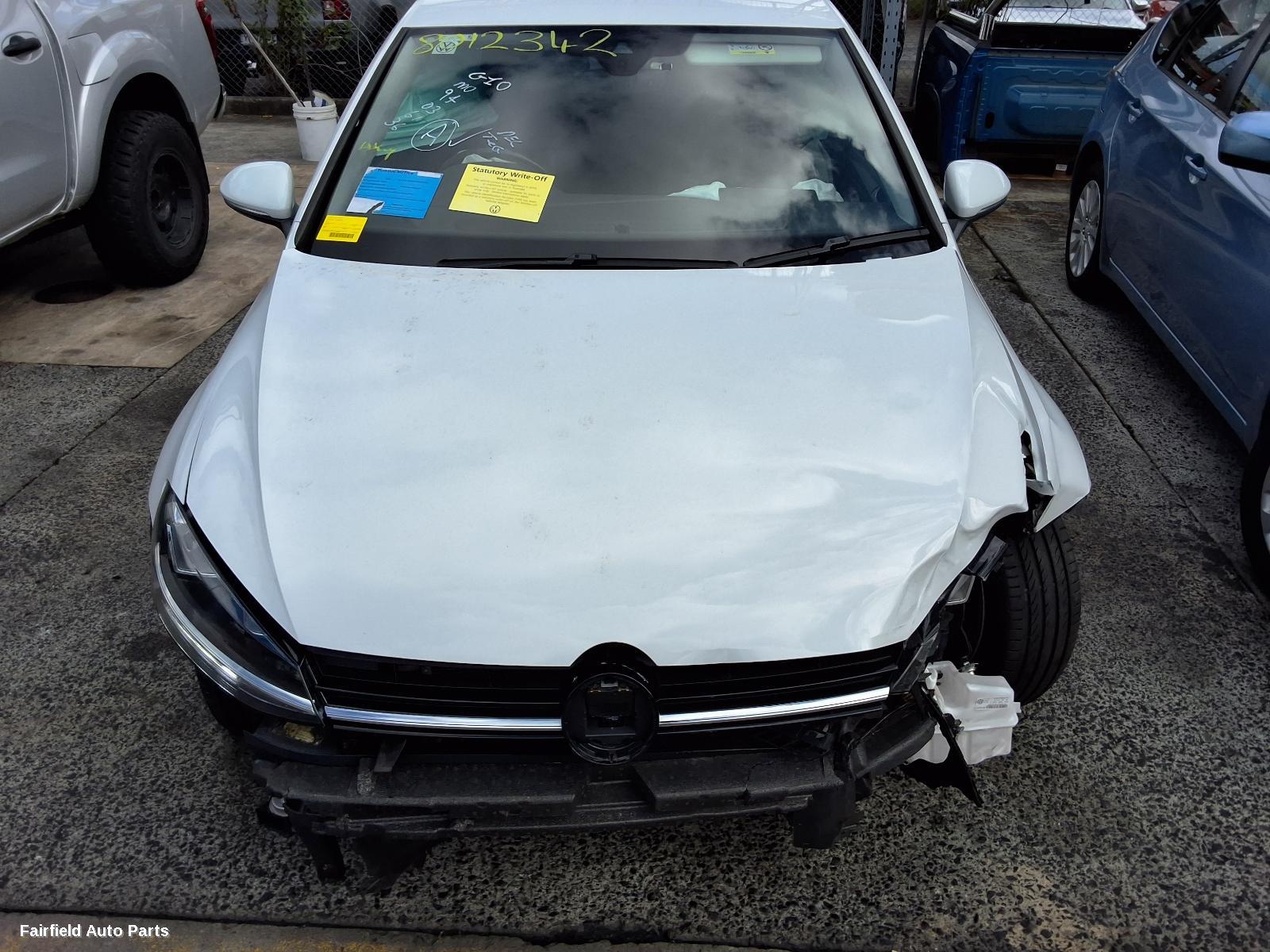 2018 Volkswagen Golf Left Taillight