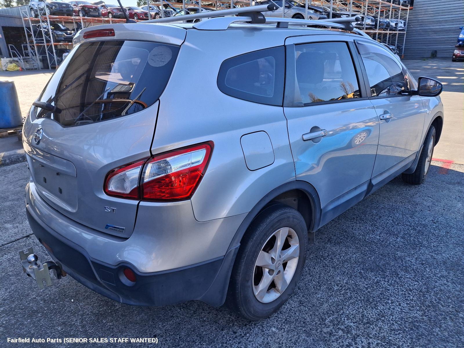 2010-2014 Nissan Dualis Left Rear Door Sliding