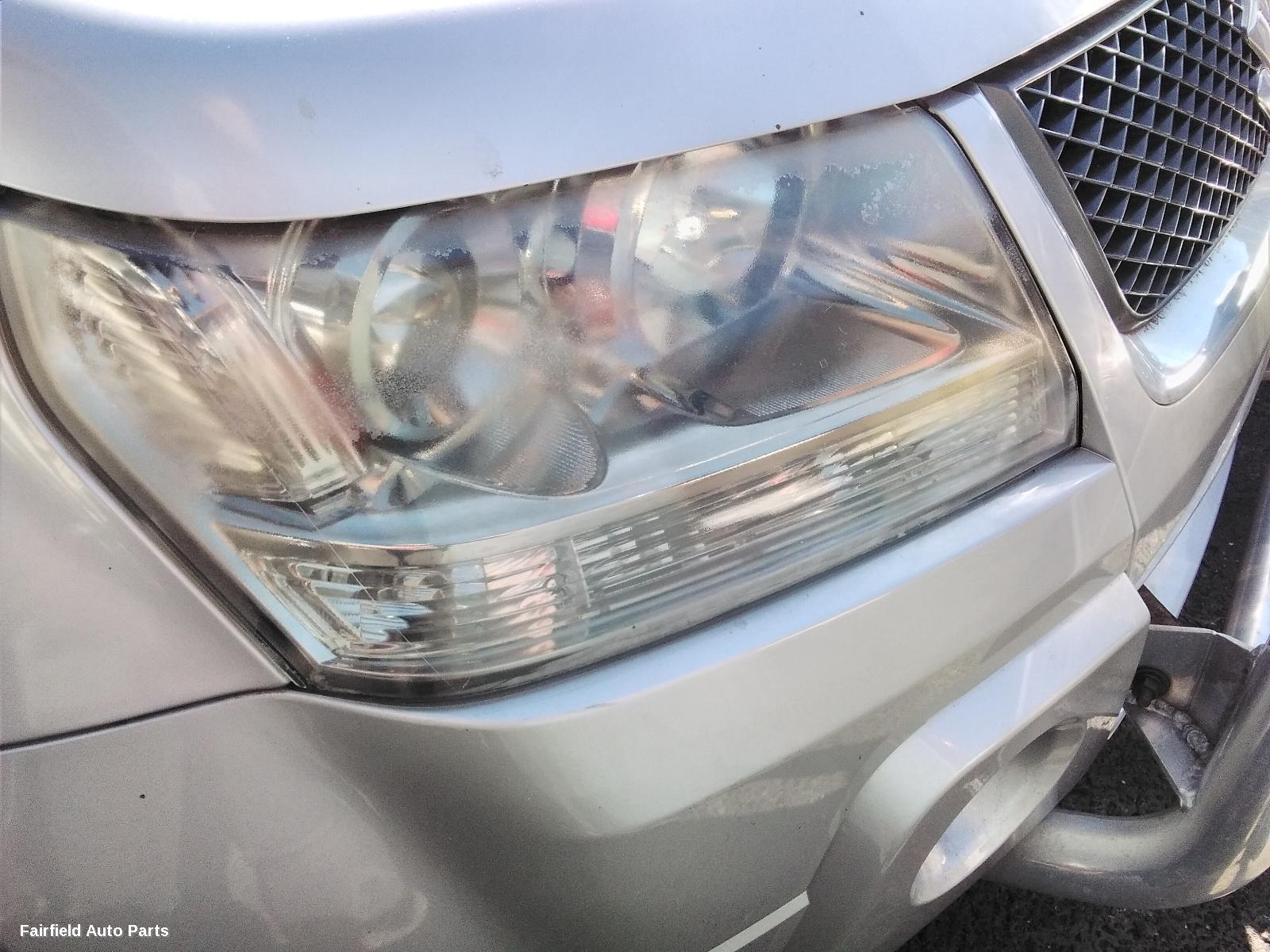 2007 Suzuki Vitara Grille