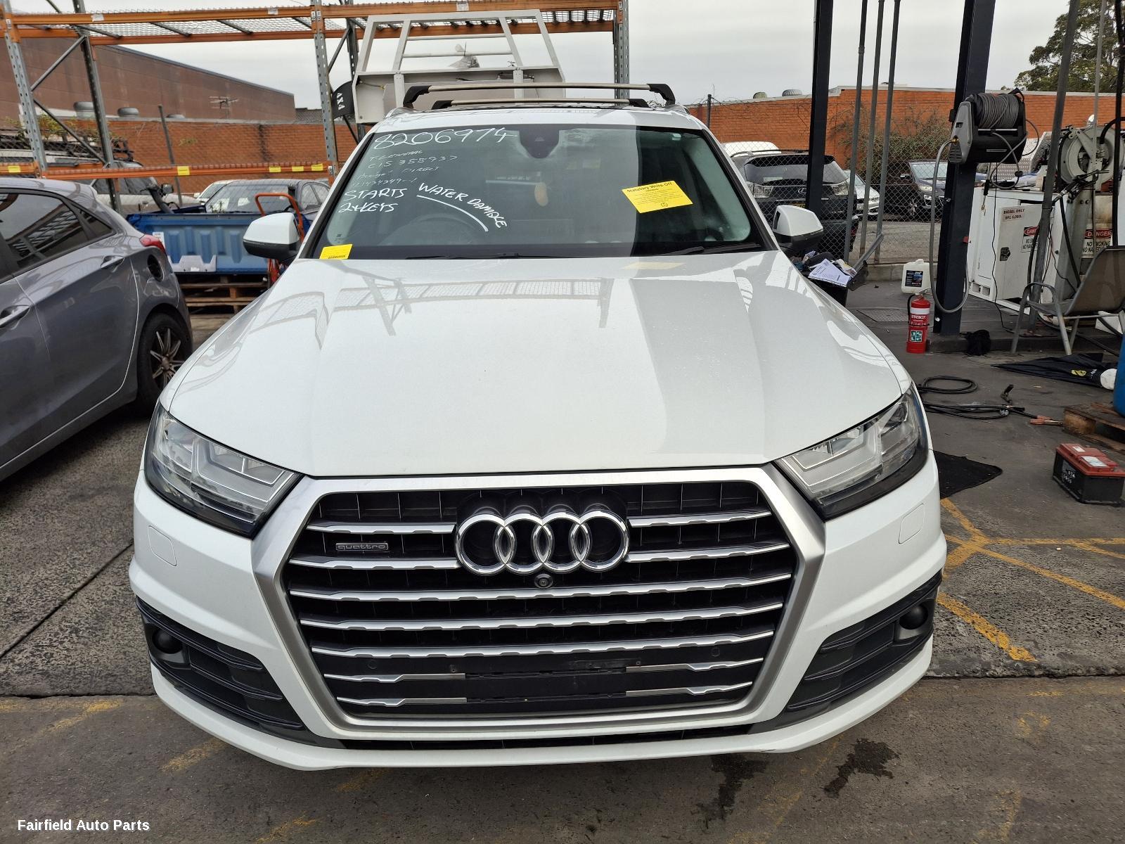 2017 Audi Q7 Right Headlamp