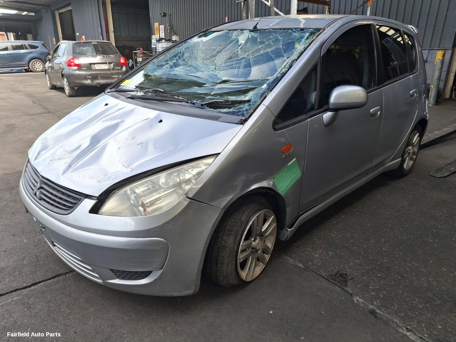 2009 Mitsubishi Colt Left Taillight