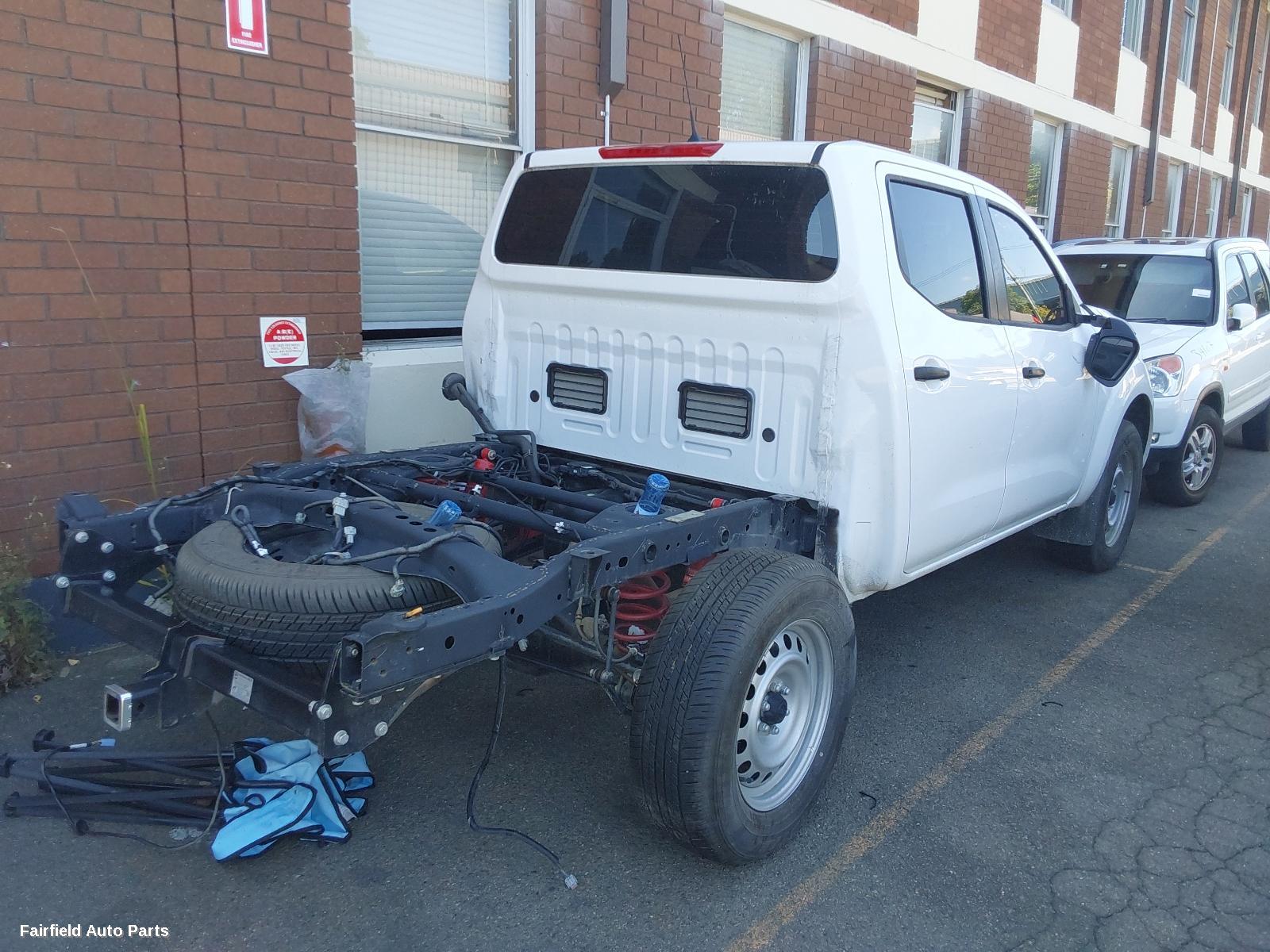 2021 Nissan Navara Sunvisor