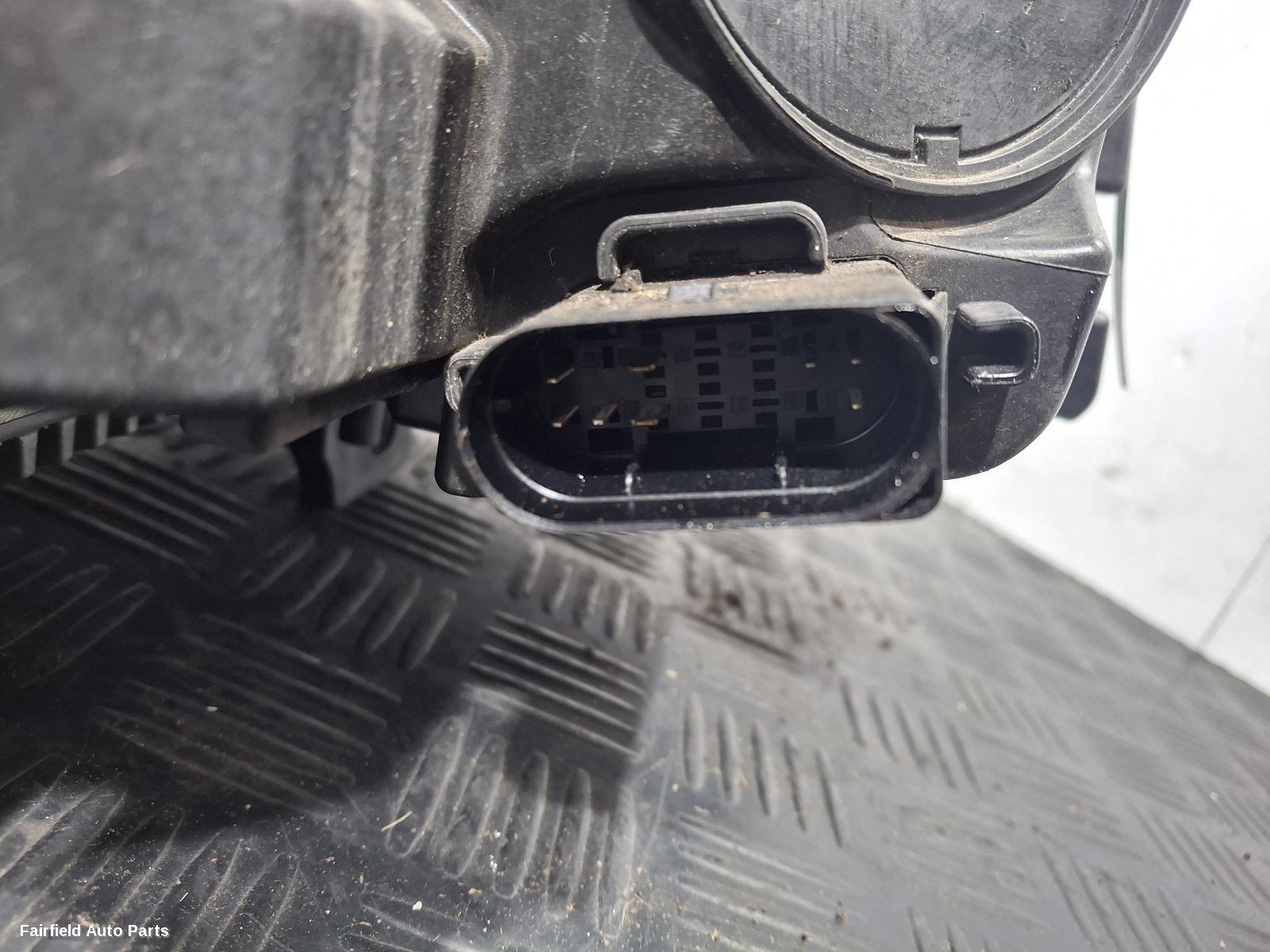 2016-2019 Mercedes Cla Class Left Headlamp