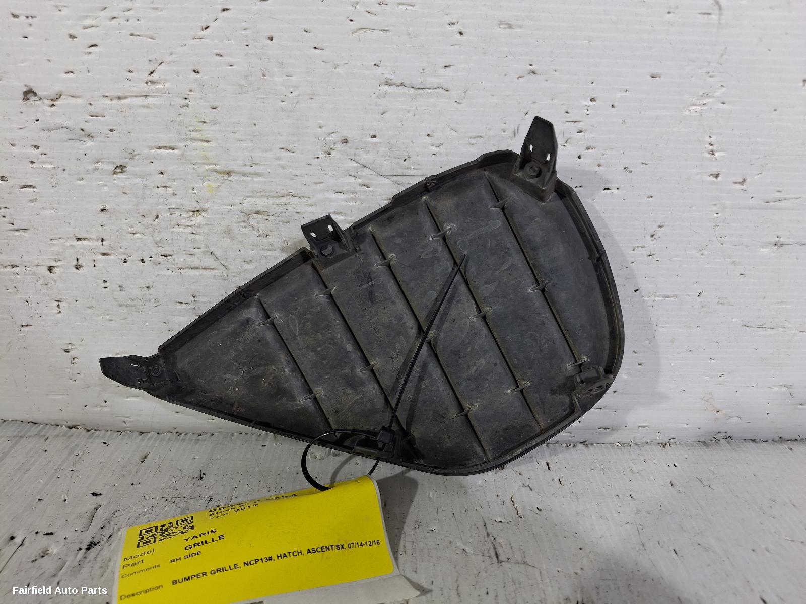 2014-2016 Toyota Yaris Grille