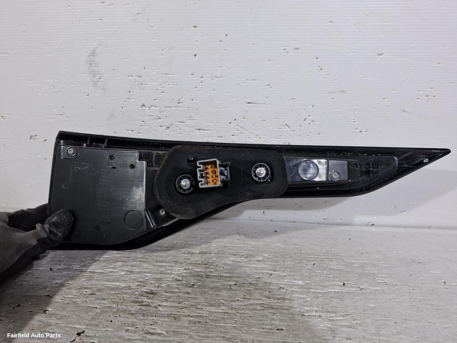 2016-2020 Land Rover Discovery Left Taillight