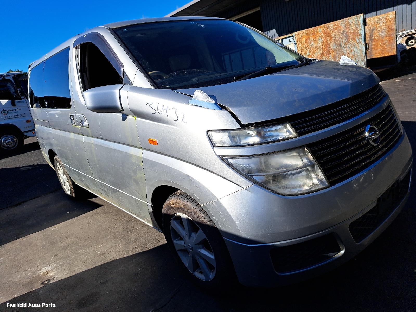 2003 Nissan Elgrand Right Taillight