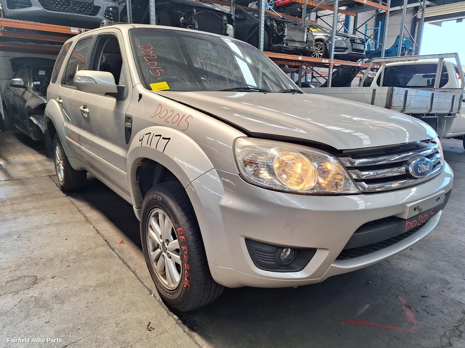 2009 Ford Escape Left Taillight