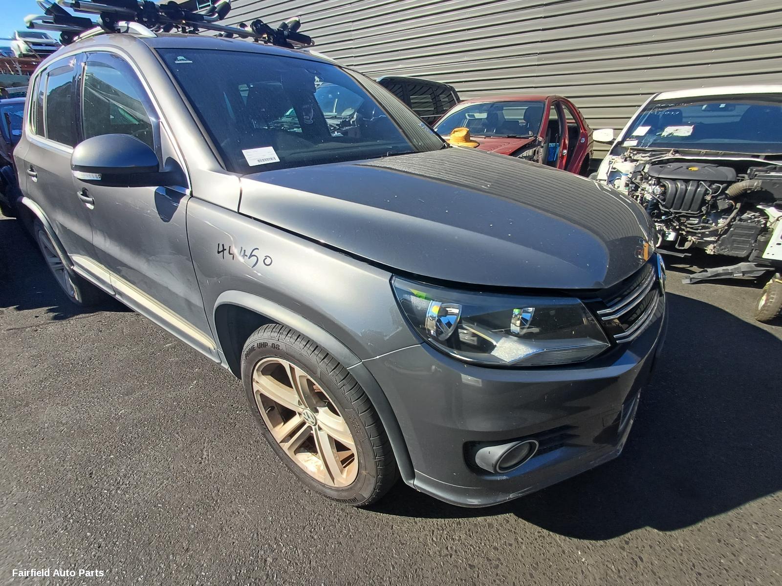 2008-2016 Volkswagen Tiguan Right Rear Door Sliding