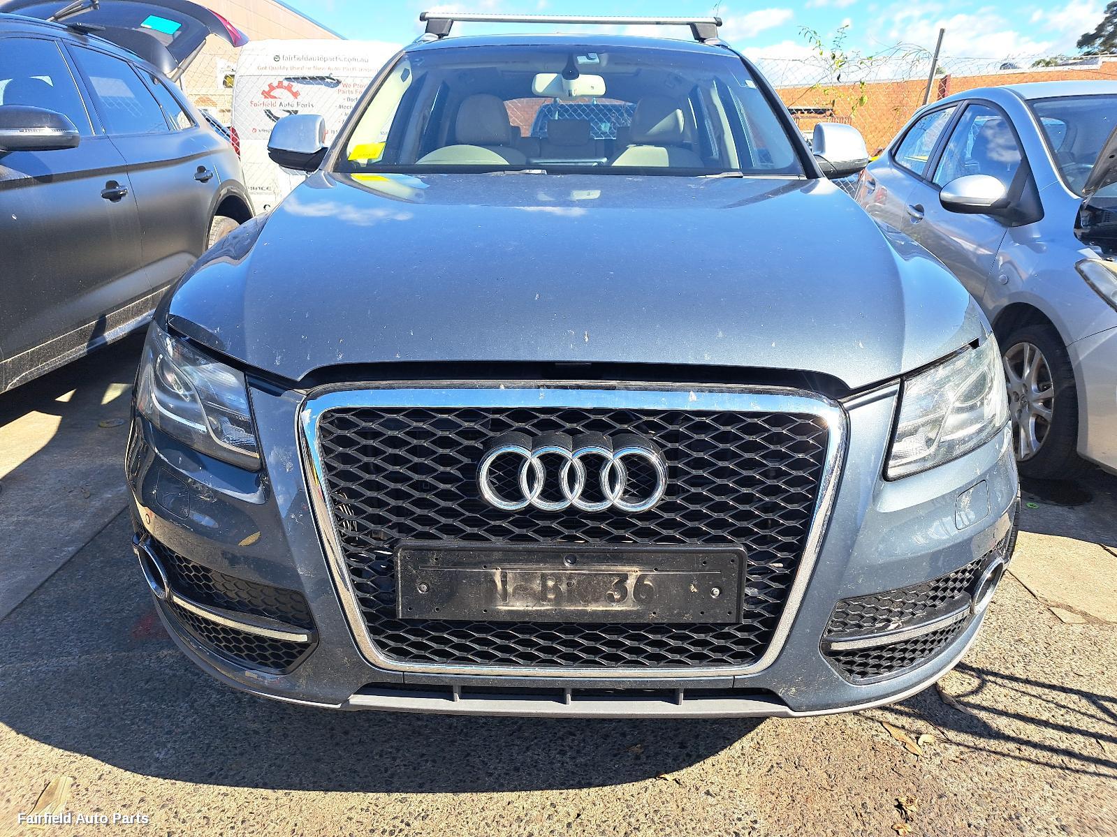 2009 Audi Q5 Left Taillight