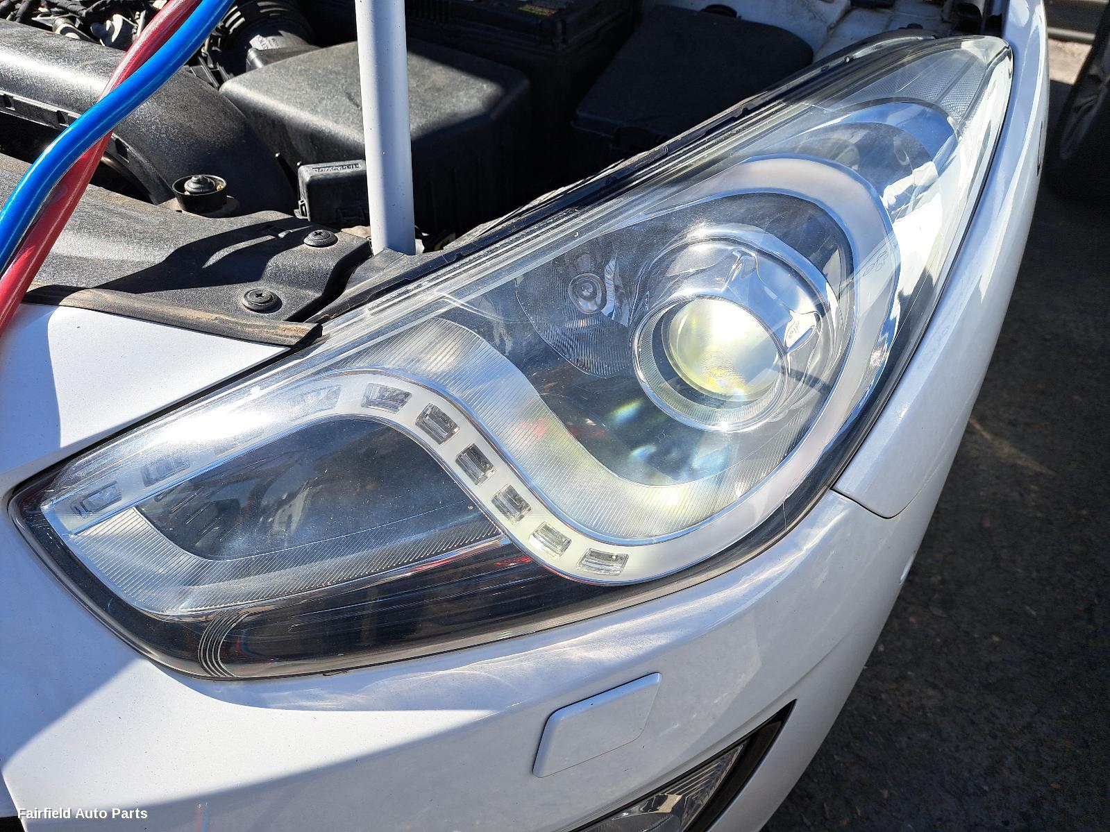 2013 Hyundai I40 Left Headlamp
