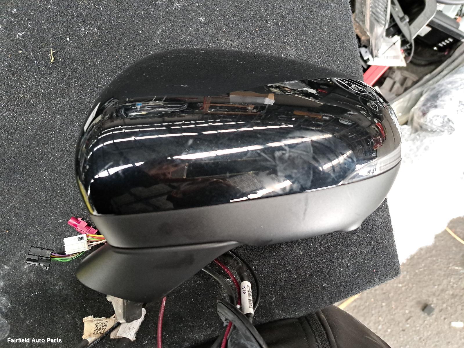 2018-2023 Mercedes A Class Right Door Mirror