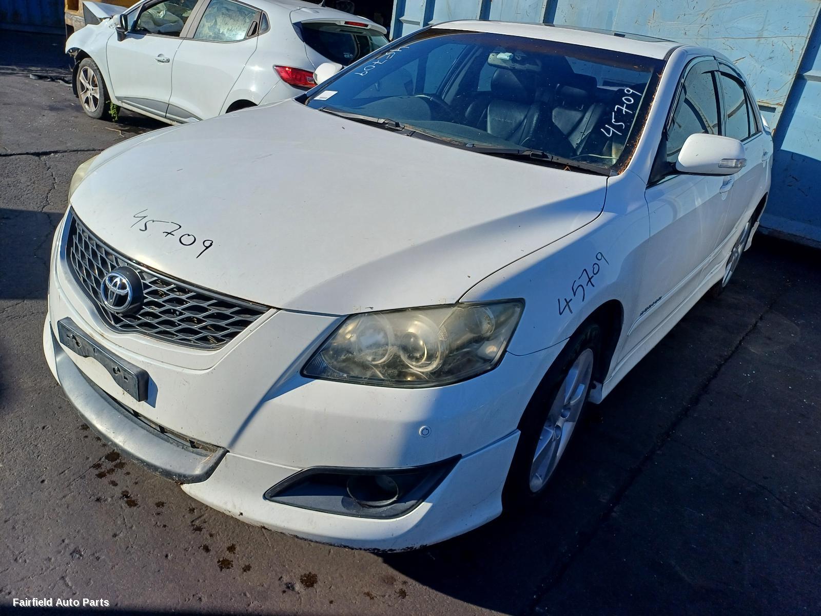 2006 Toyota Aurion Left Taillight