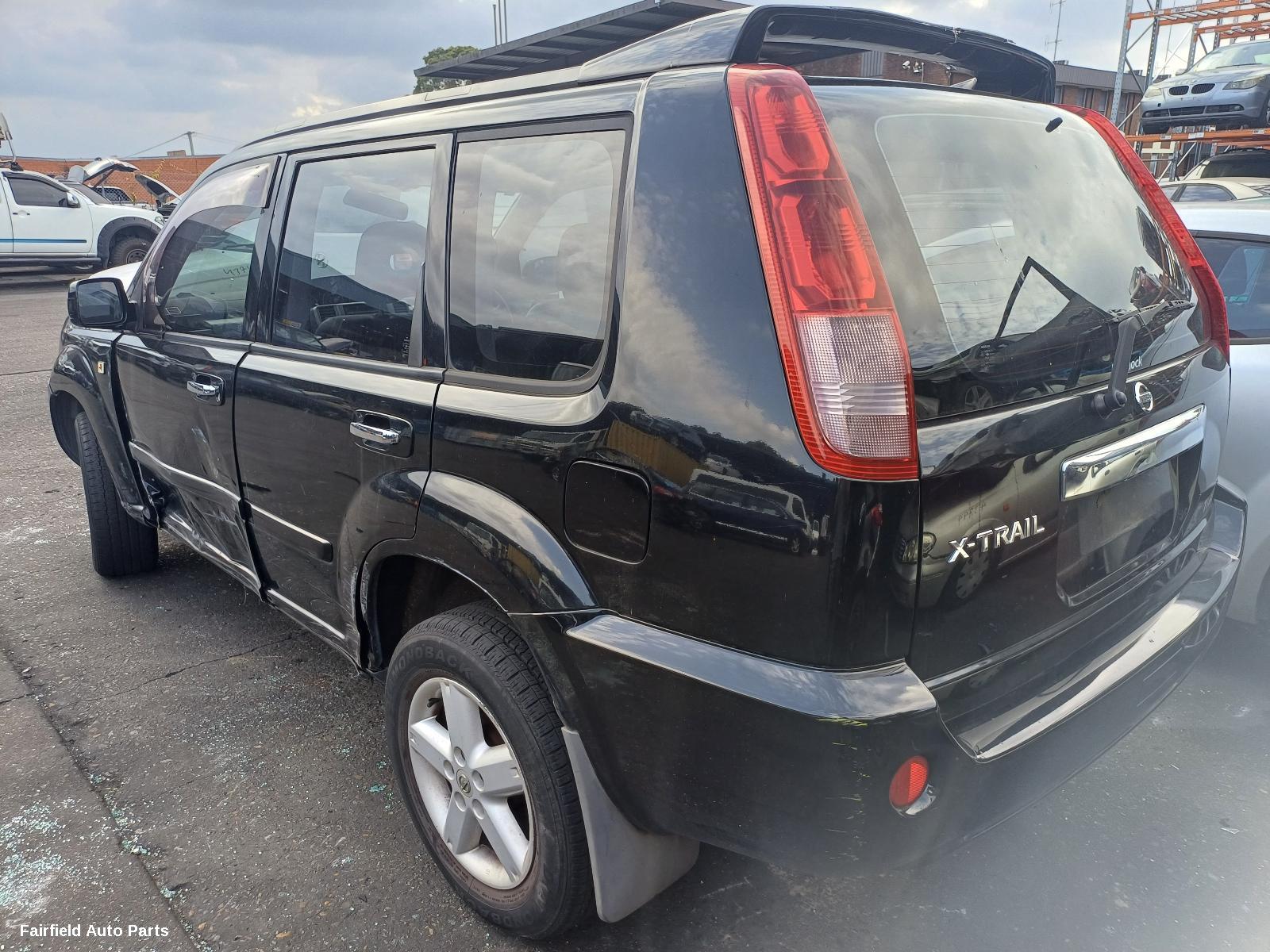 2006 Nissan Xtrail Left Taillight