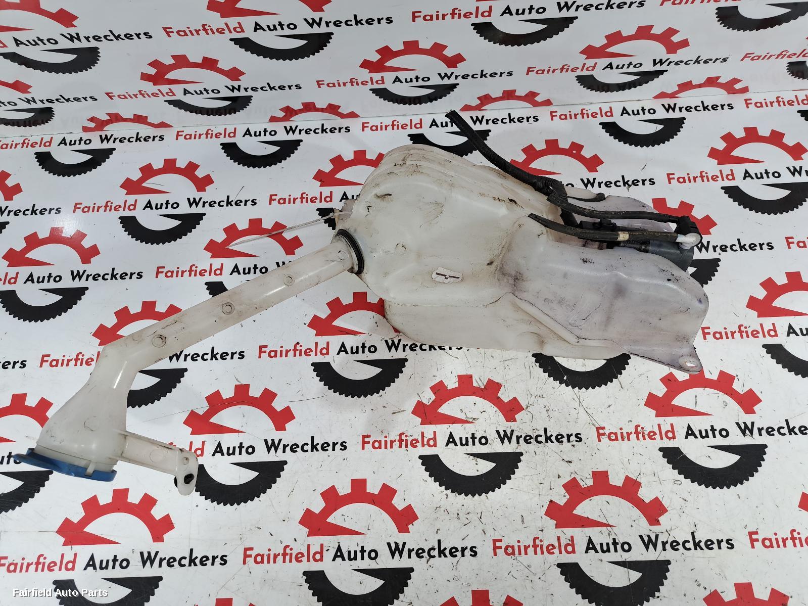 2011 Nissan Dualis Washer Bottle