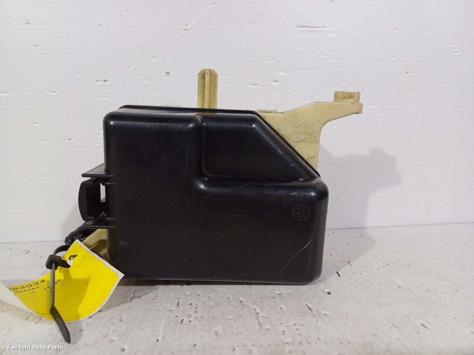 1999-2005 Toyota Echo Fuse Box