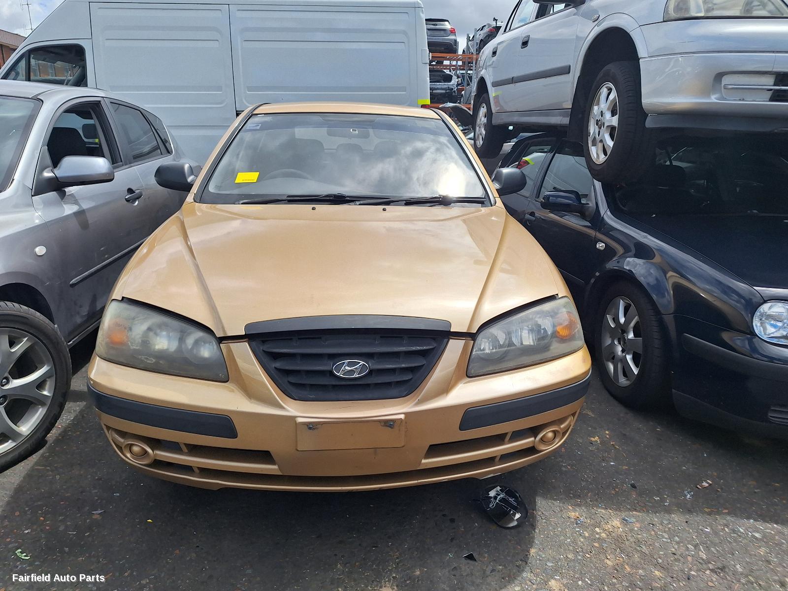 2003 Hyundai Elantra Right Taillight
