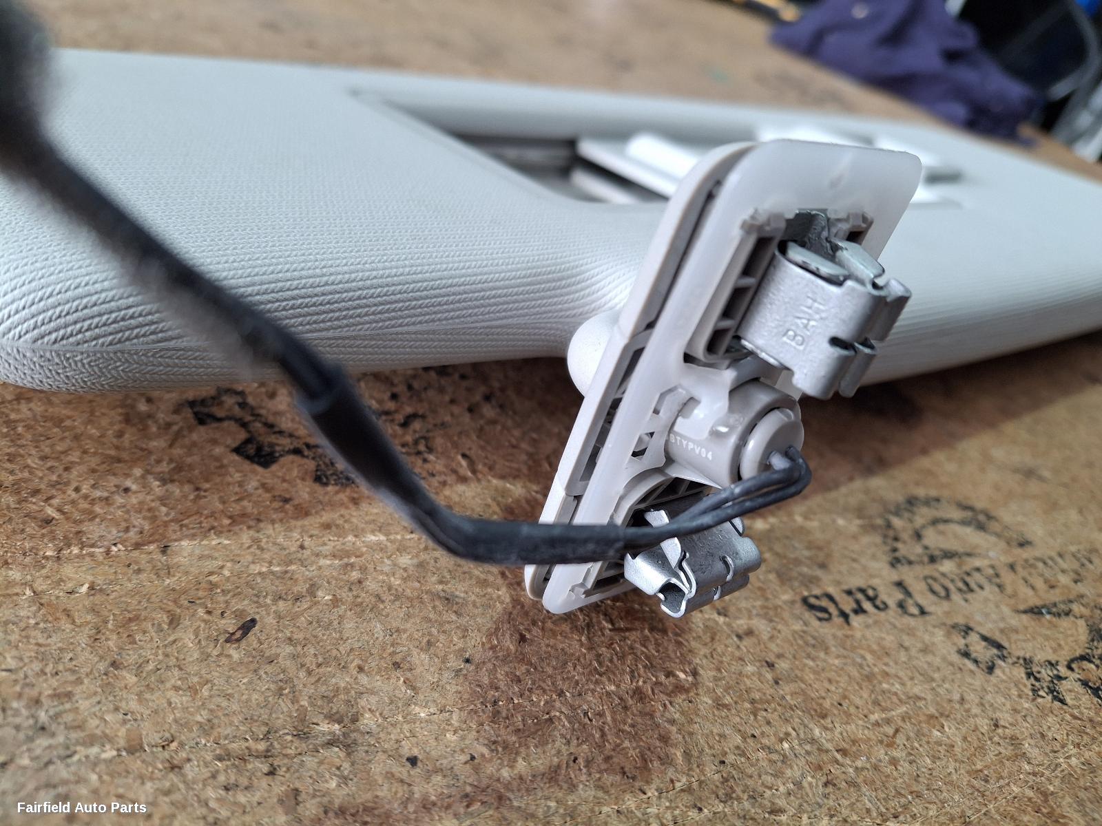 2023 Volkswagen Tiguan Sunvisor