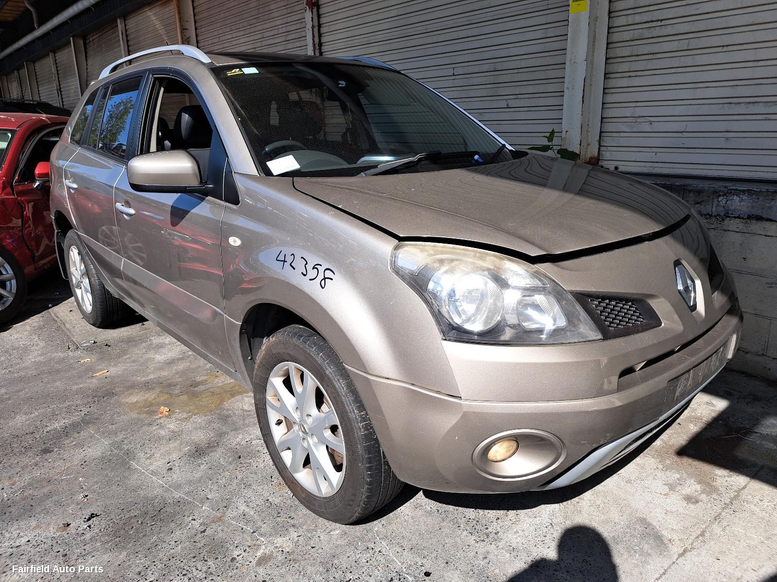 2010 Renault Kaleos Left Headlamp