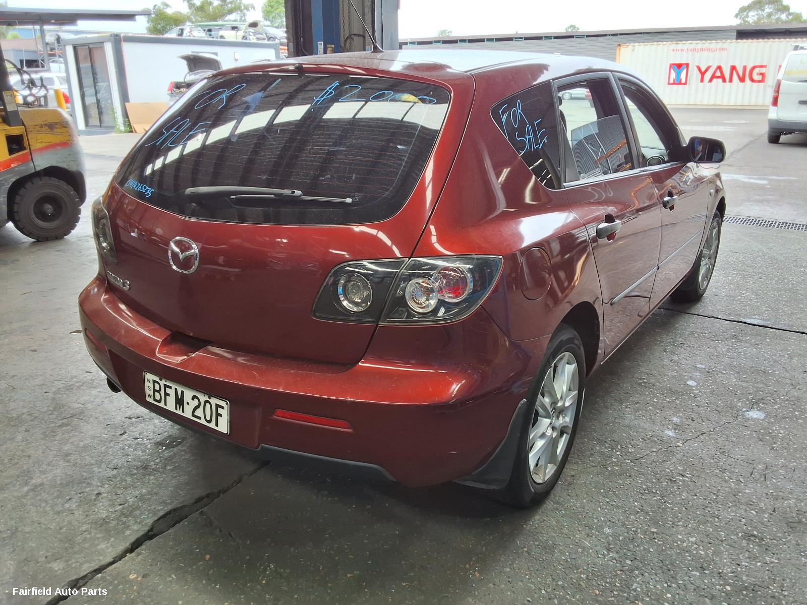 2003-2009 Mazda 3 Right Guard