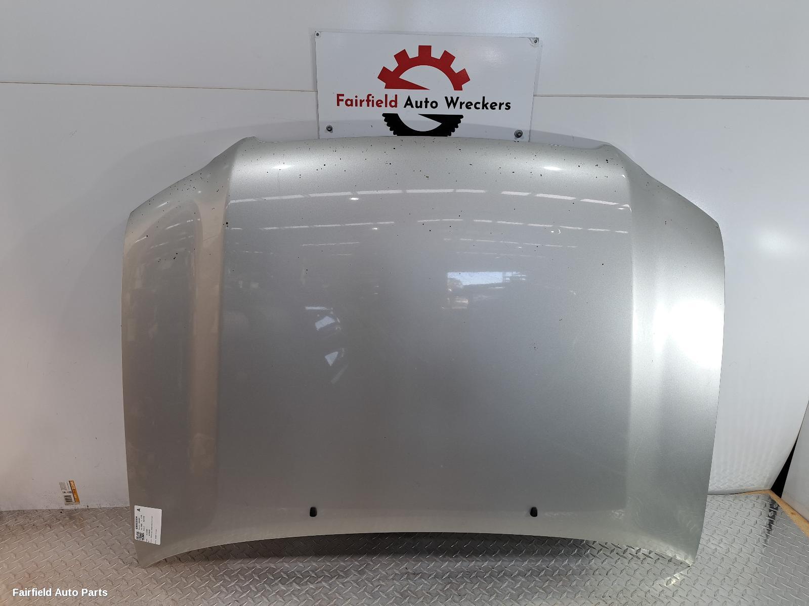 2001-2007 Toyota Kluger Bonnet