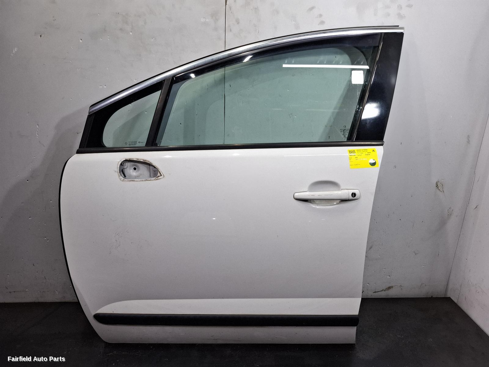 2010-2016 Peugeot 3008 Left Front Door