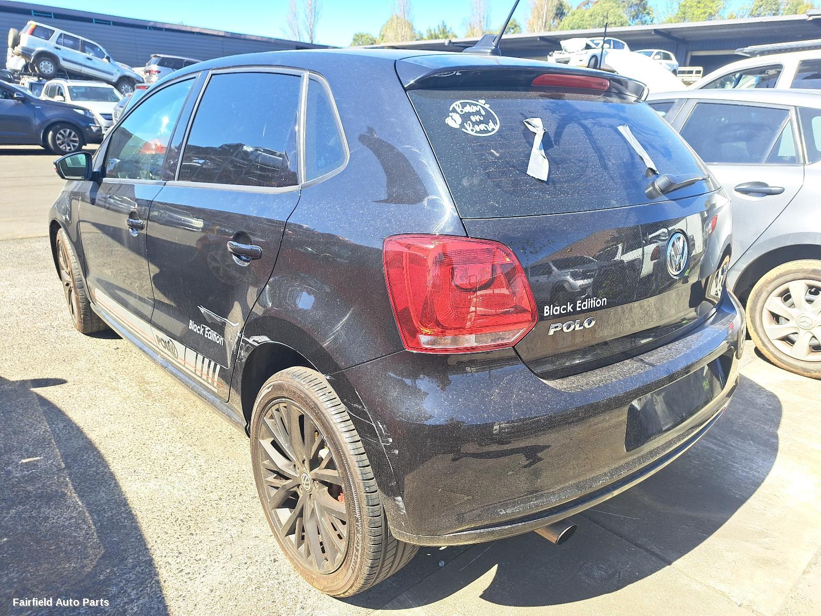 2012 Volkswagen Polo Right Taillight