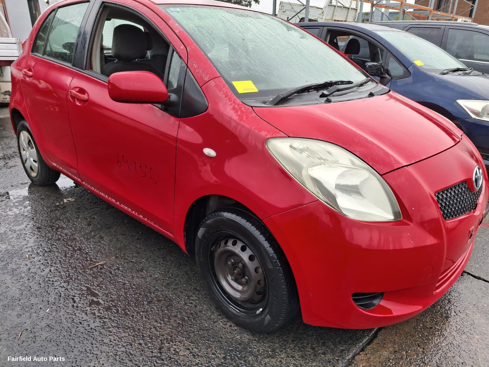 2006 Toyota Yaris Right Guard