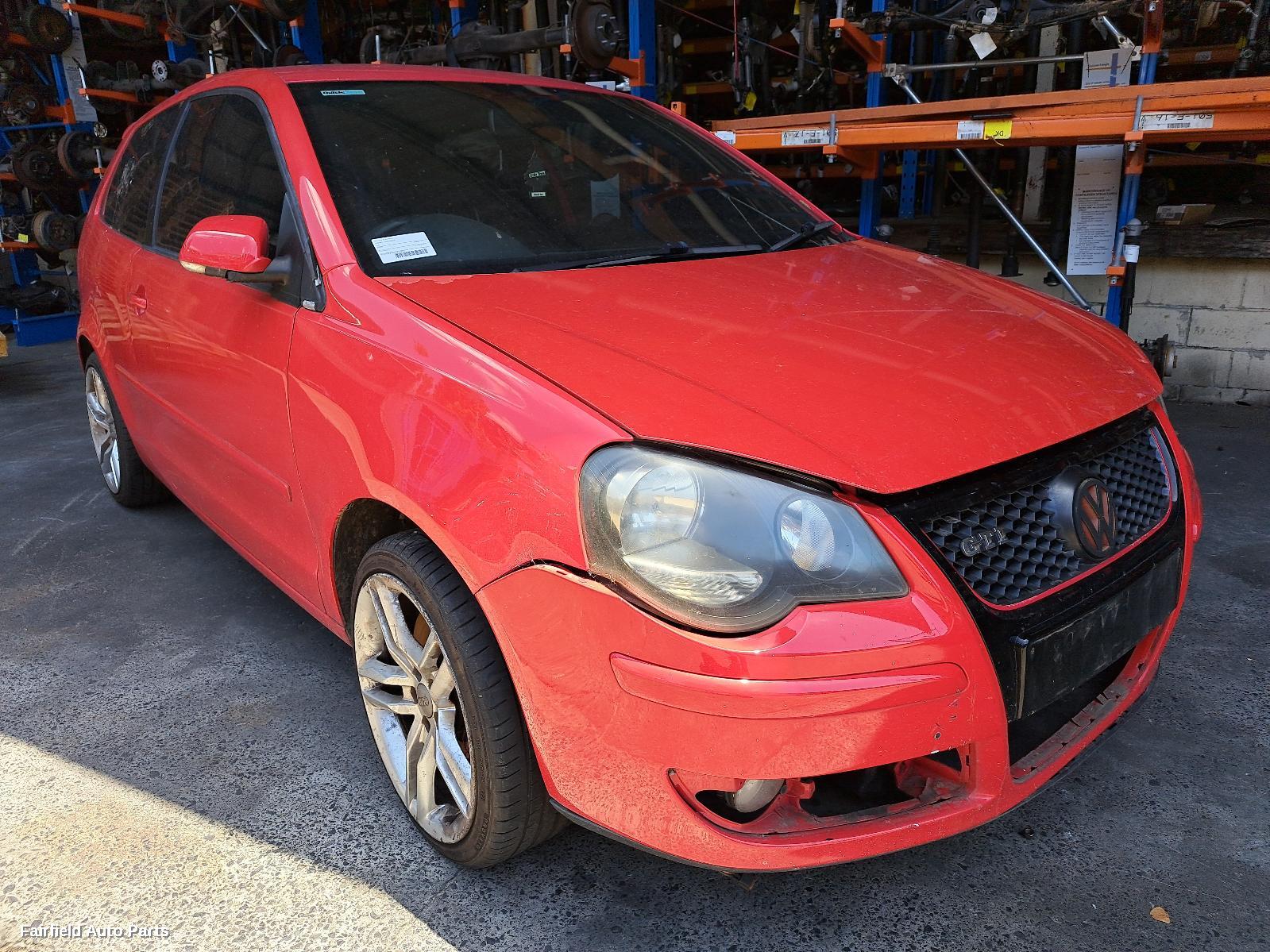2006 Volkswagen Polo Left Front Door