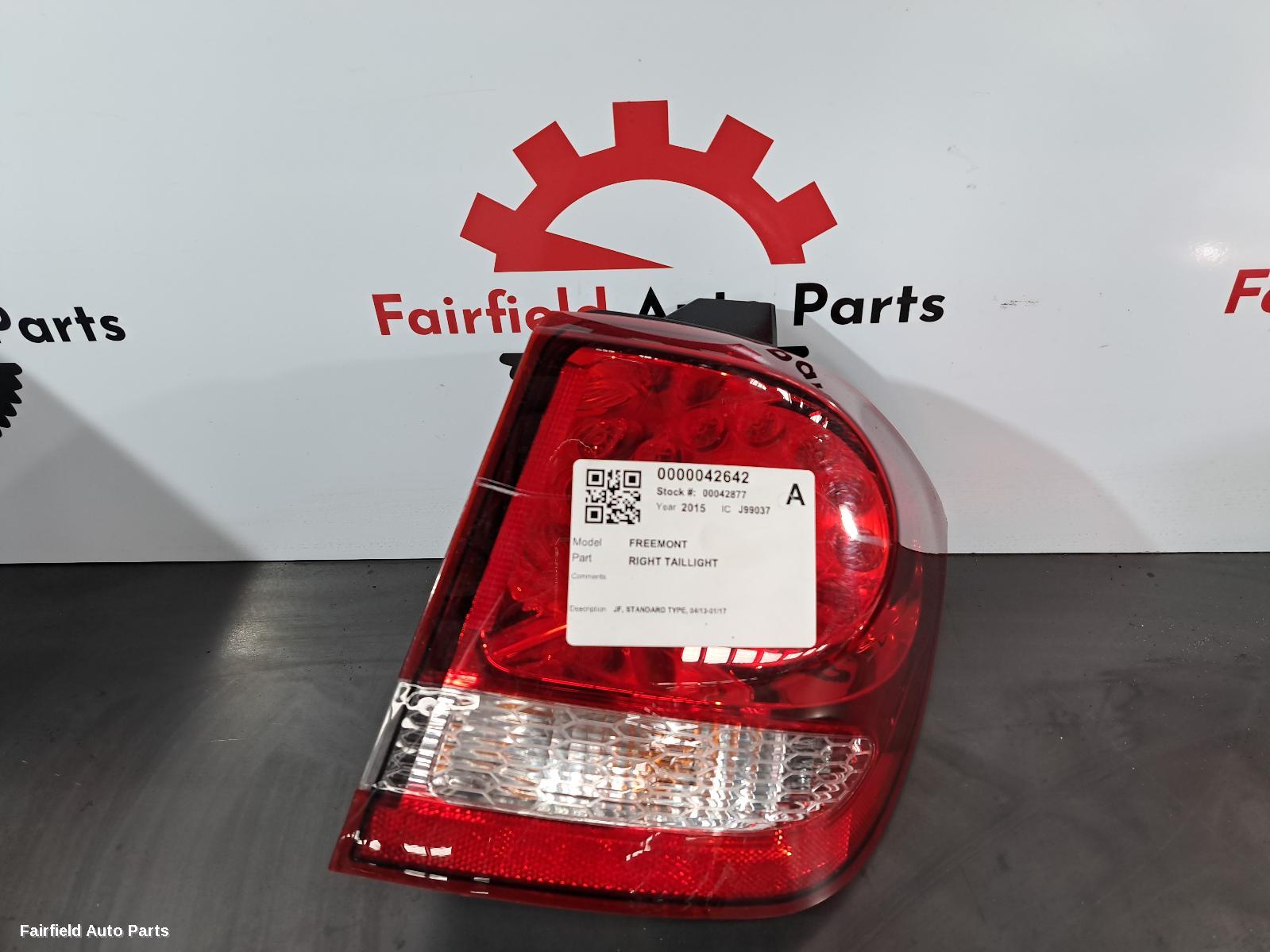 2015 Fiat Freemont Right Taillight