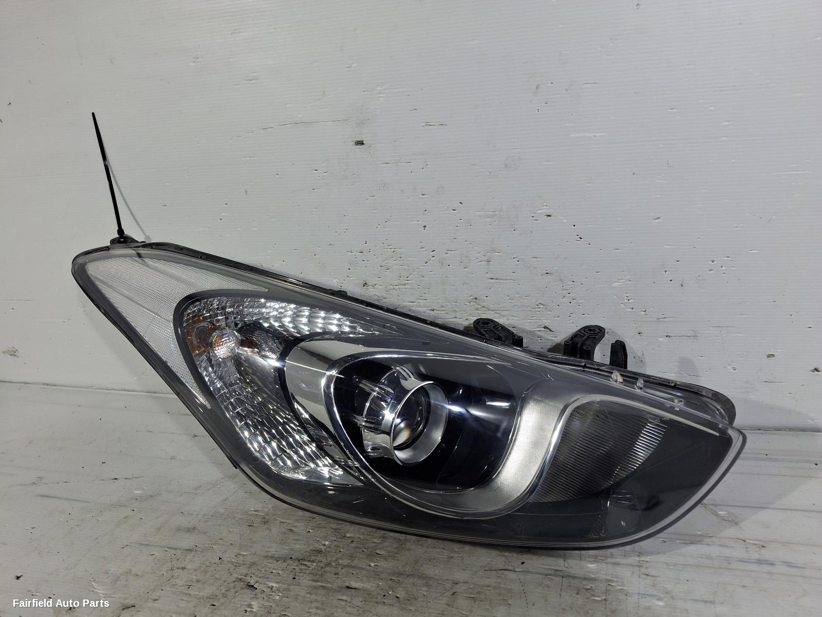 2012-2017 Hyundai I30 Right Headlamp