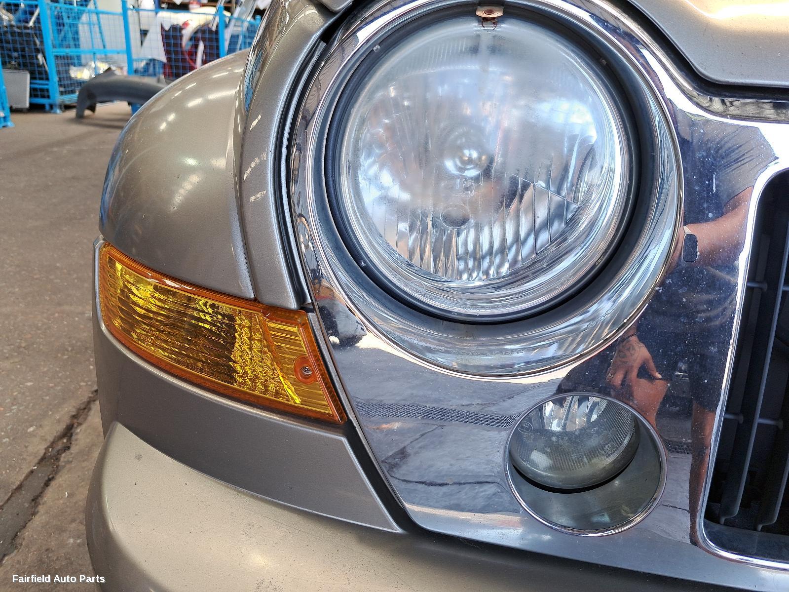 2008 Jeep Cherokee Left Front Door