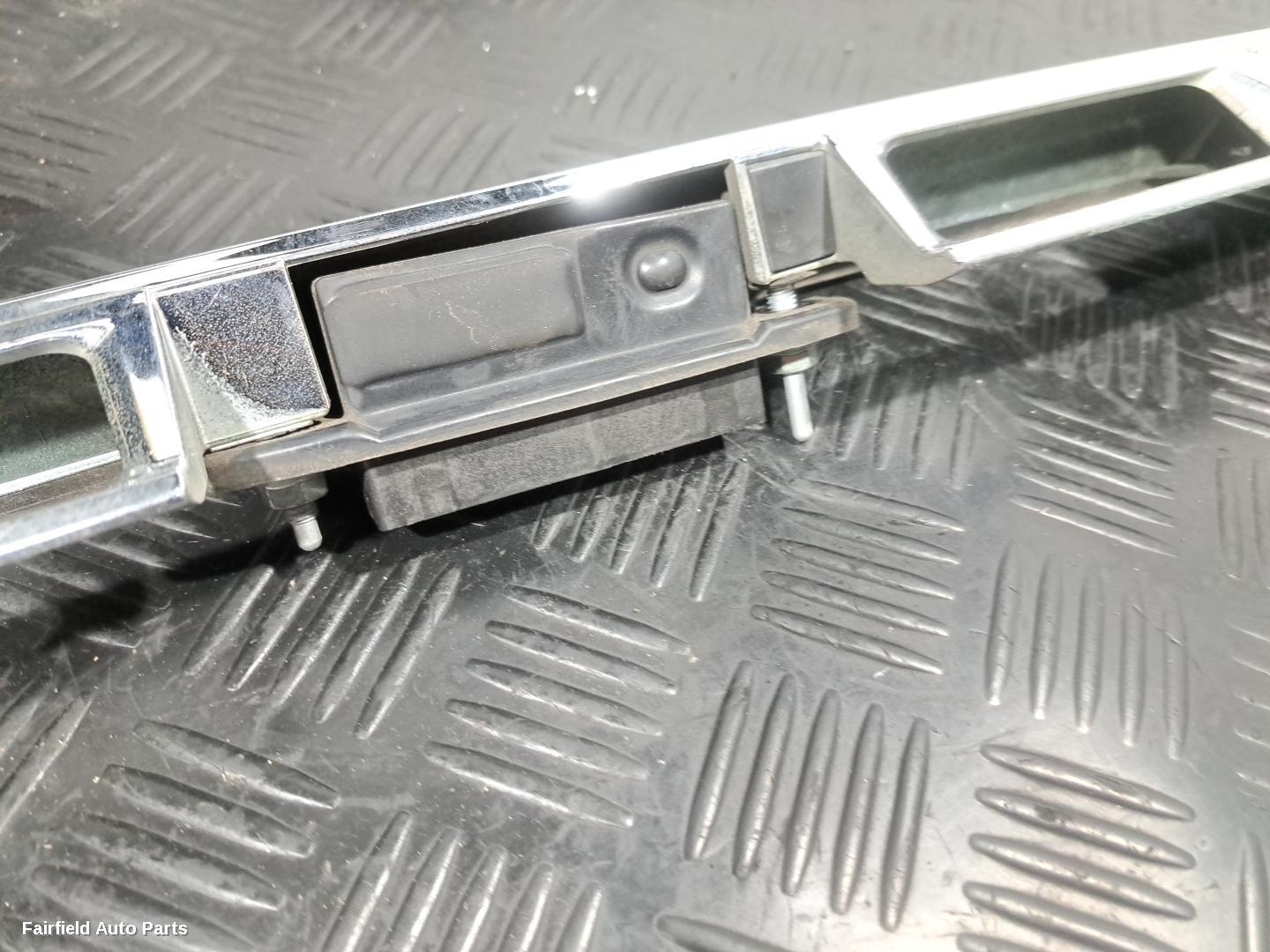 2005-2019 Toyota Estima Rear Garnish
