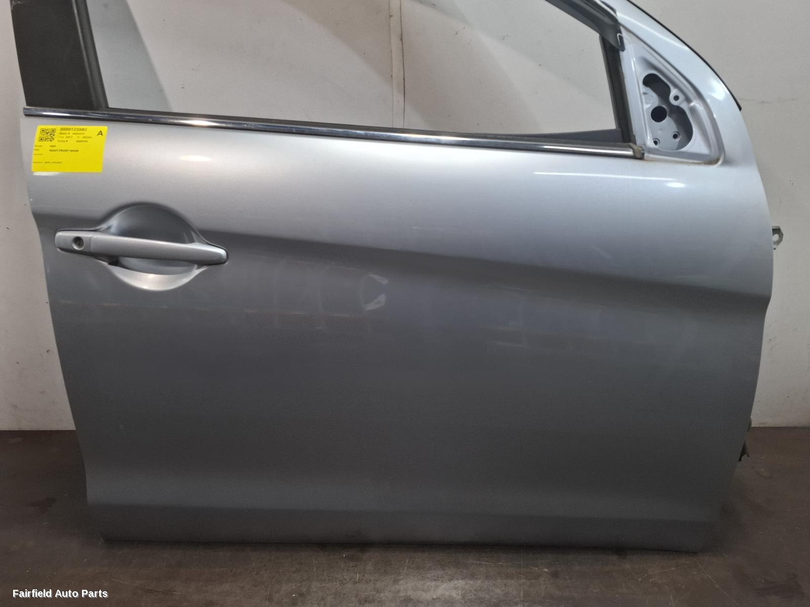 2010-2018 Mitsubishi Asx Right Front Door