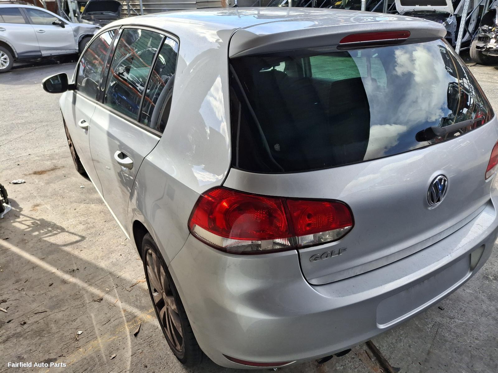 2010 Volkswagen Golf Right Front Window Reg Motor