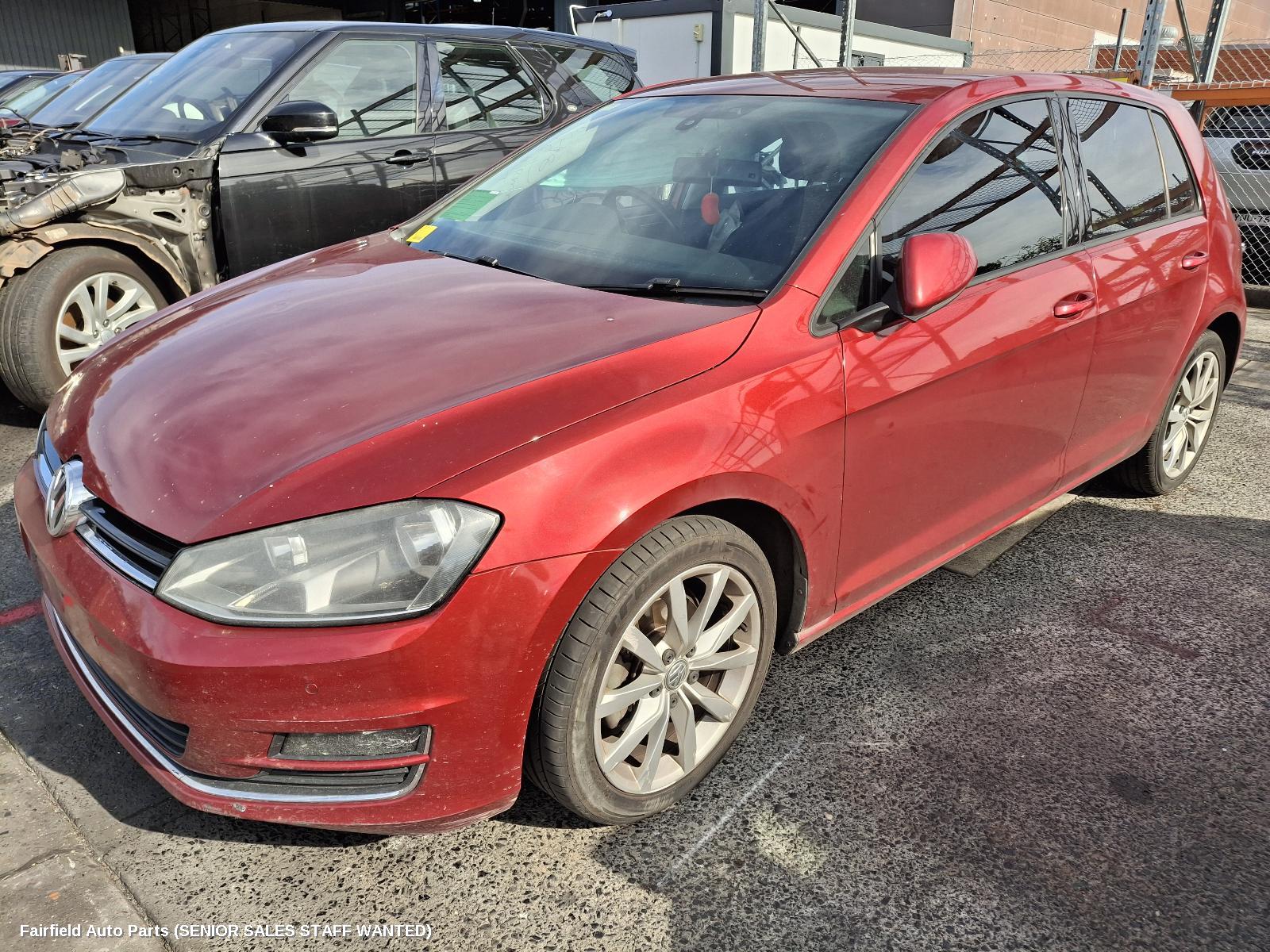 2014 Volkswagen Golf Right Front Hub Assembly