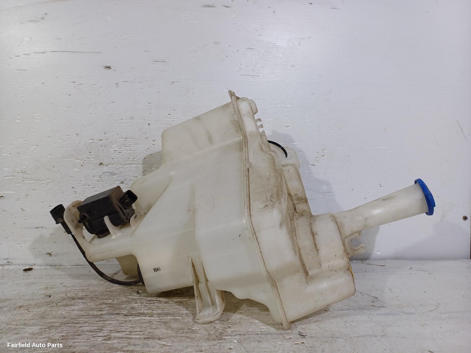 2012-2015 Hyundai I30 Washer Bottle