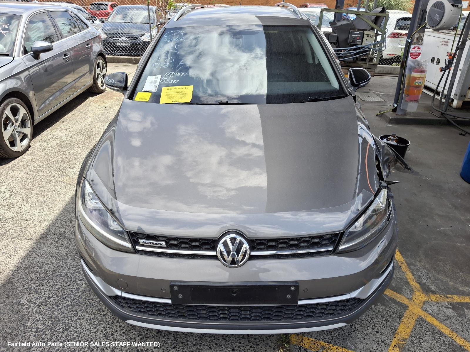 2016 Volkswagen Golf Right Rear Hub Assembly