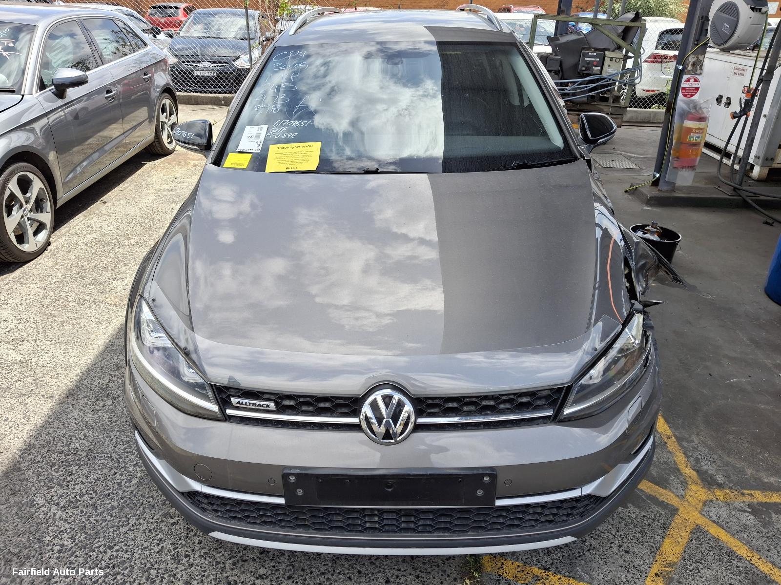 2016 Volkswagen Golf Parcel Shelf