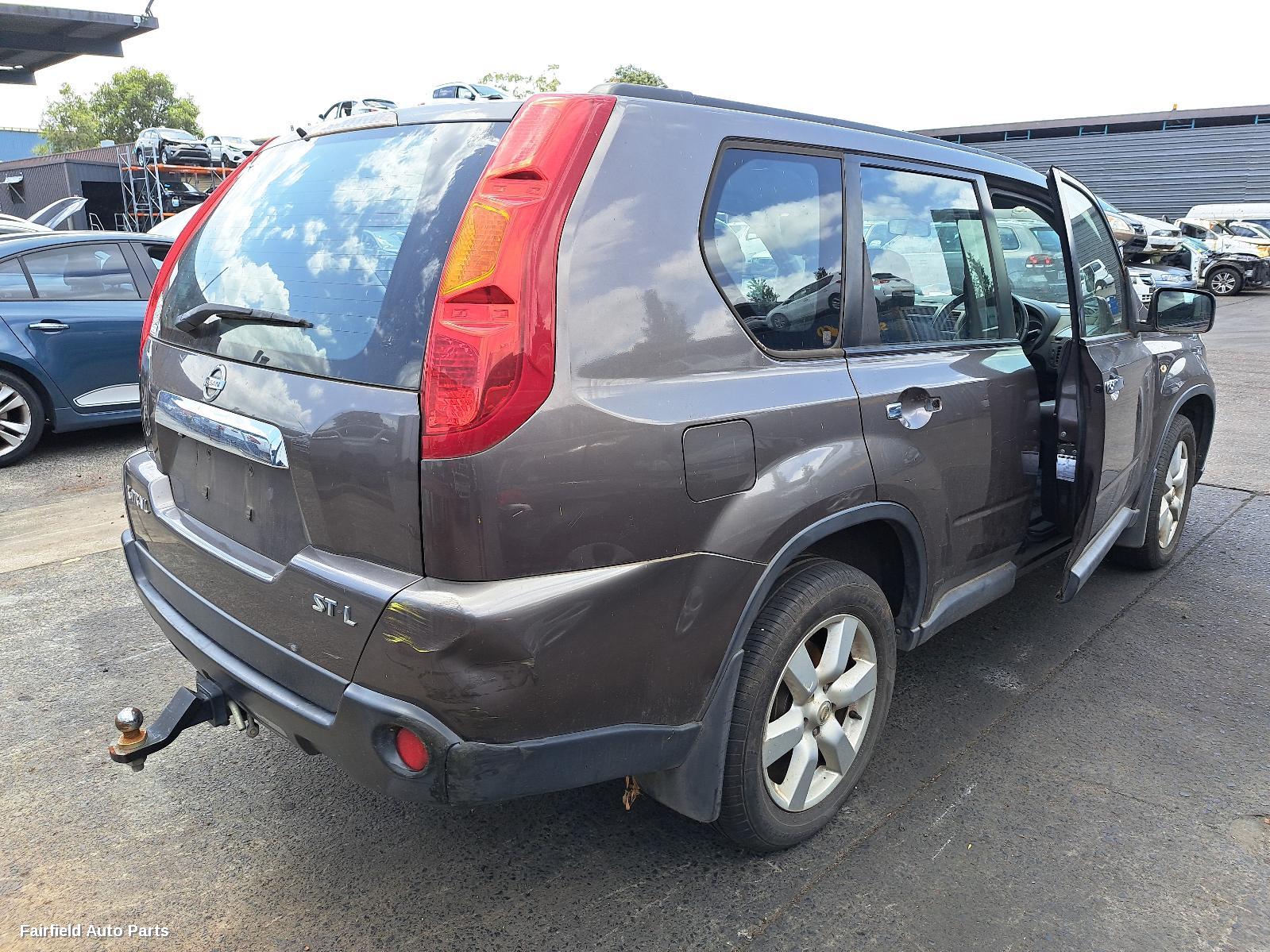 2009 Nissan Xtrail Washer Bottle