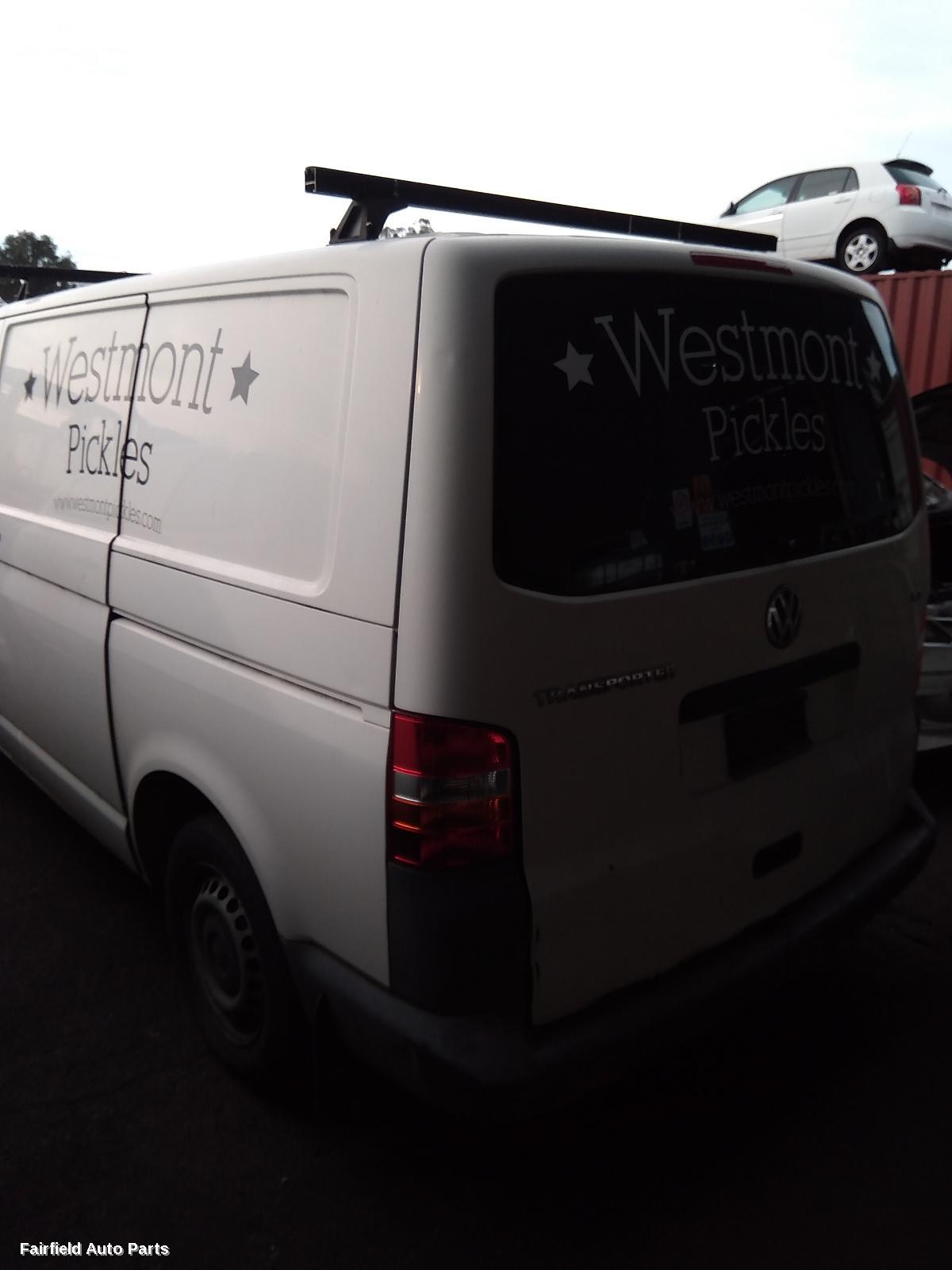 2005 Volkswagen Transporter Left Taillight