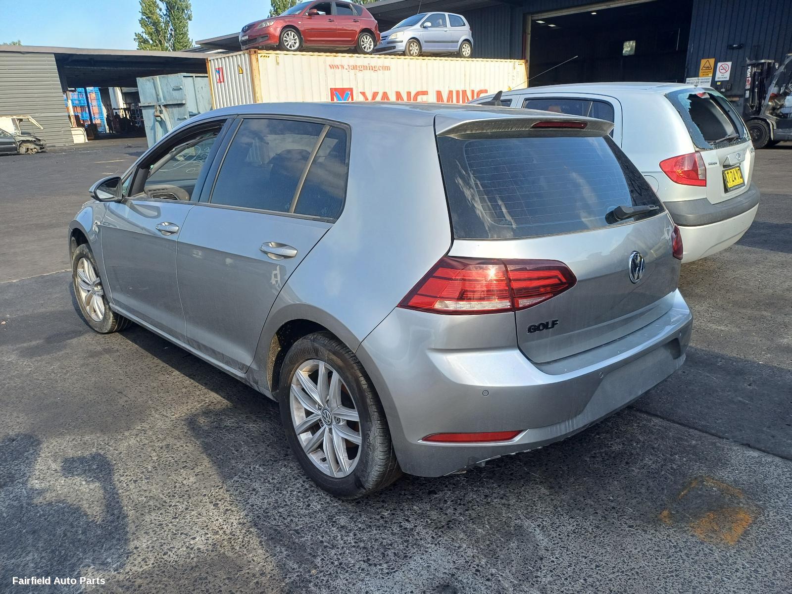 2017 Volkswagen Golf Left Front Strut