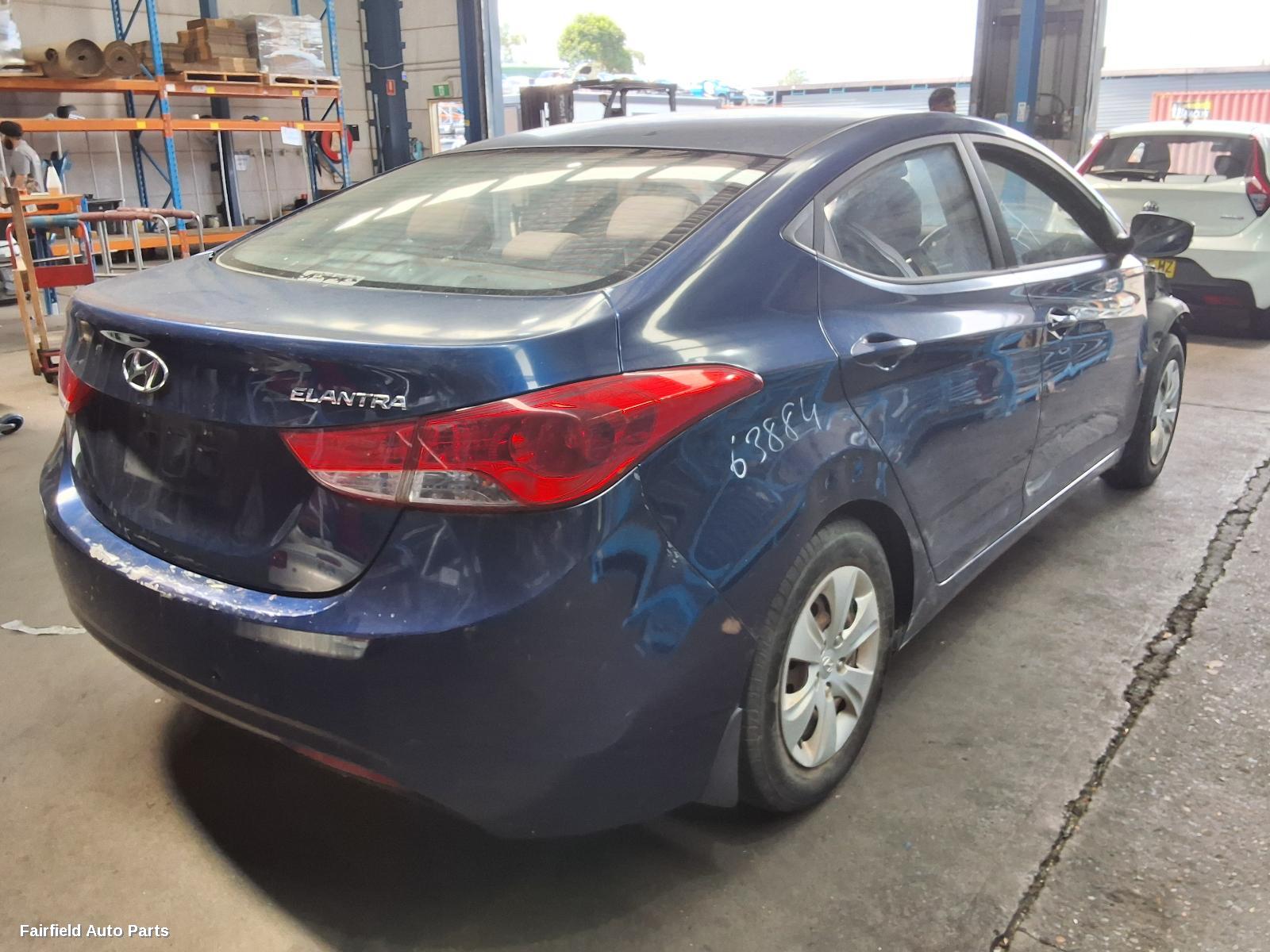 2011 Hyundai Elantra Left Taillight