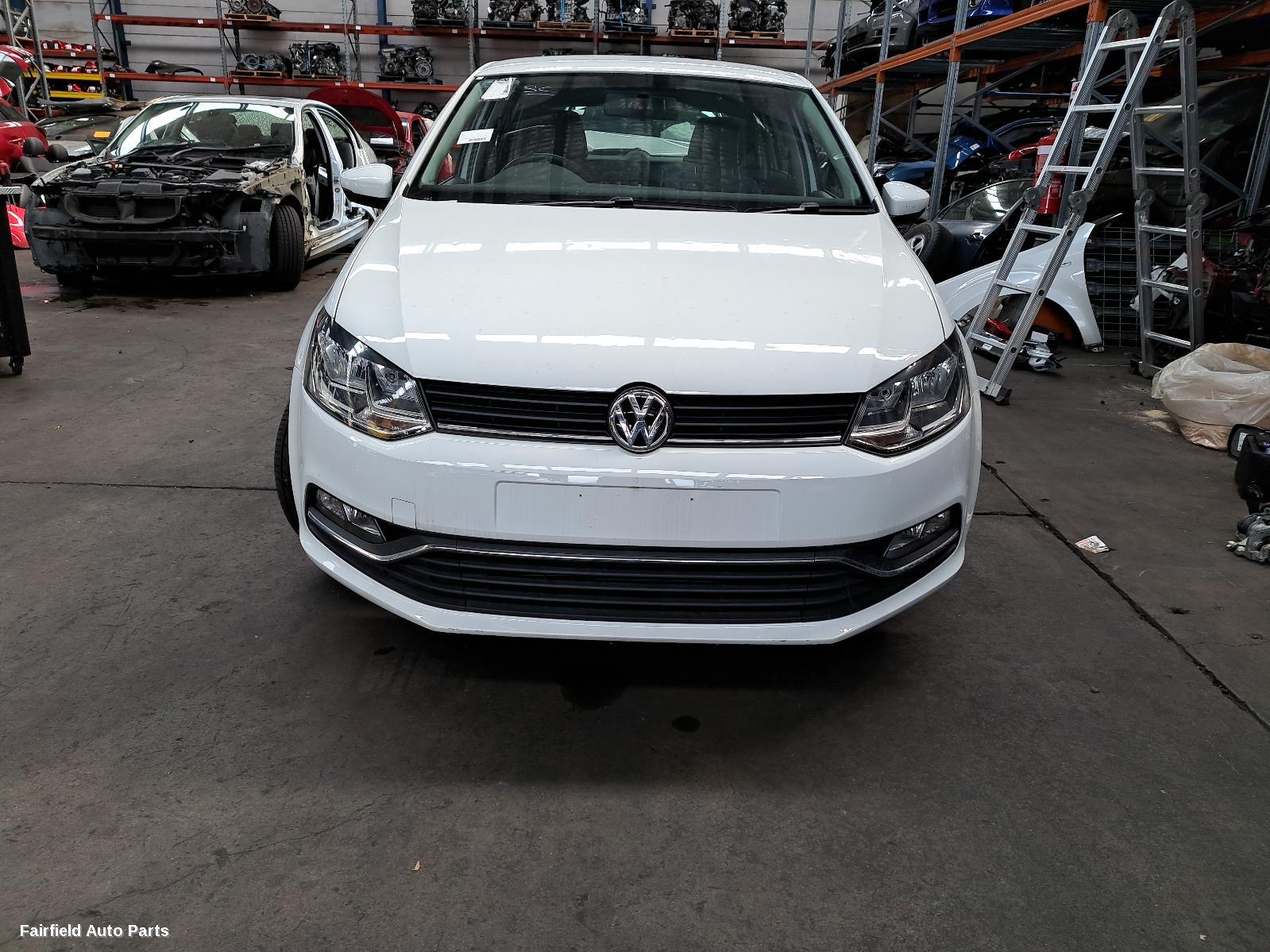 2015 Volkswagen Polo Left Taillight